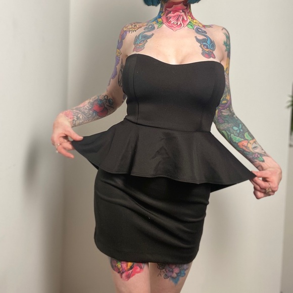 Peplum style mini dress - Picture 3 of 5